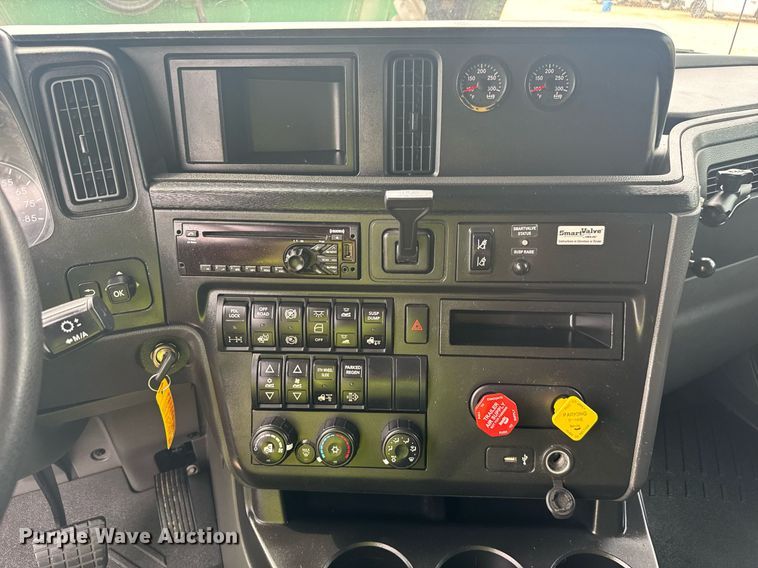 image for item YA0562 2020 International LT625 semi truck