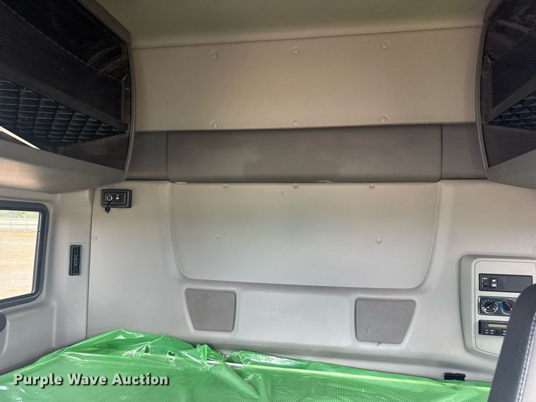 image for item YA0562 2020 International LT625 semi truck