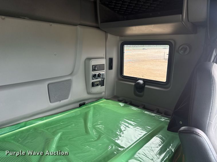 image for item YA0562 2020 International LT625 semi truck