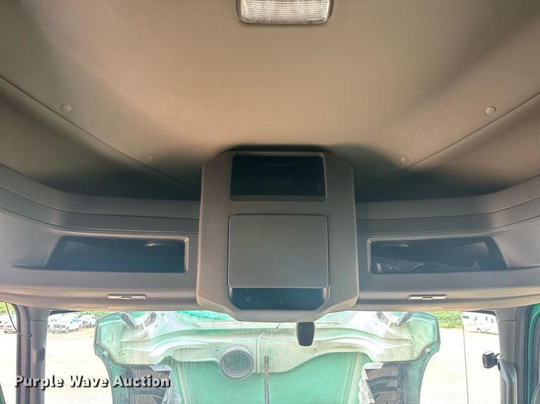 image for item YA0562 2020 International LT625 semi truck