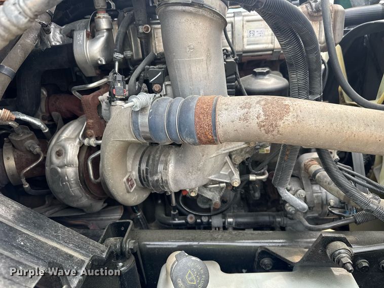 image for item YA0562 2020 International LT625 semi truck