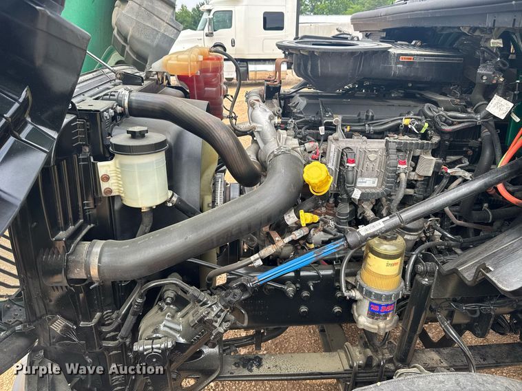 image for item YA0562 2020 International LT625 semi truck