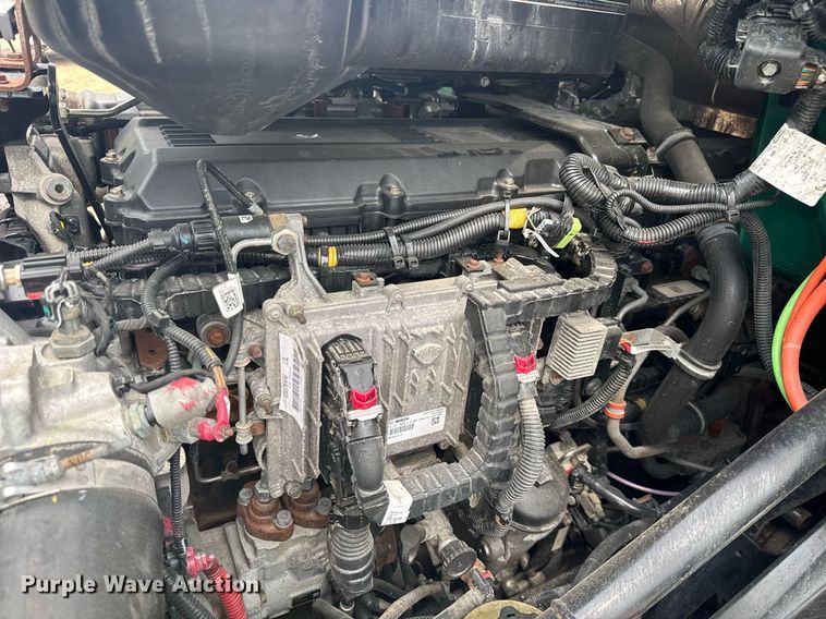 image for item YA0562 2020 International LT625 semi truck