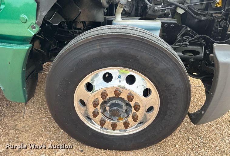 image for item YA0562 2020 International LT625 semi truck