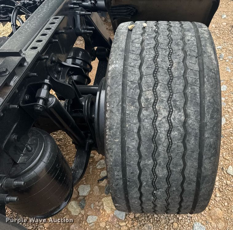 image for item YA0562 2020 International LT625 semi truck