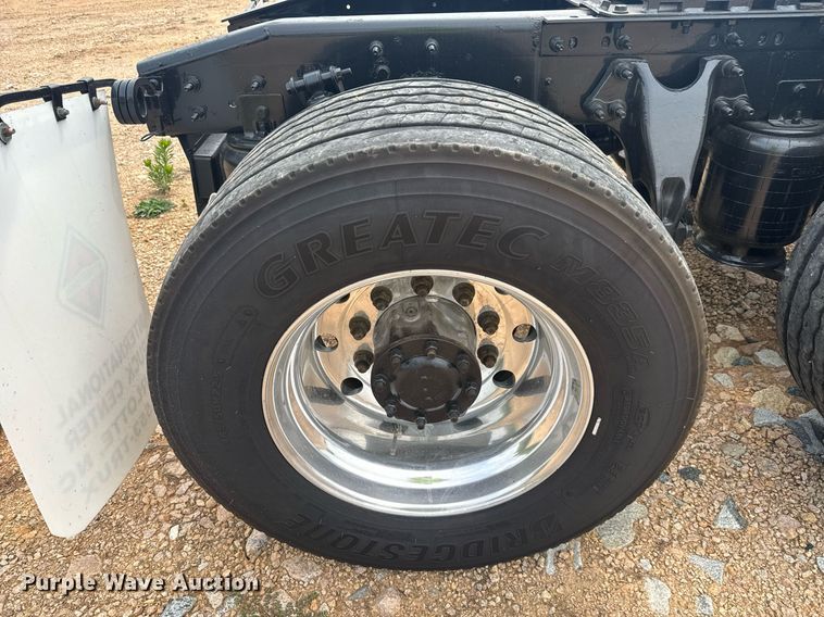 image for item YA0562 2020 International LT625 semi truck