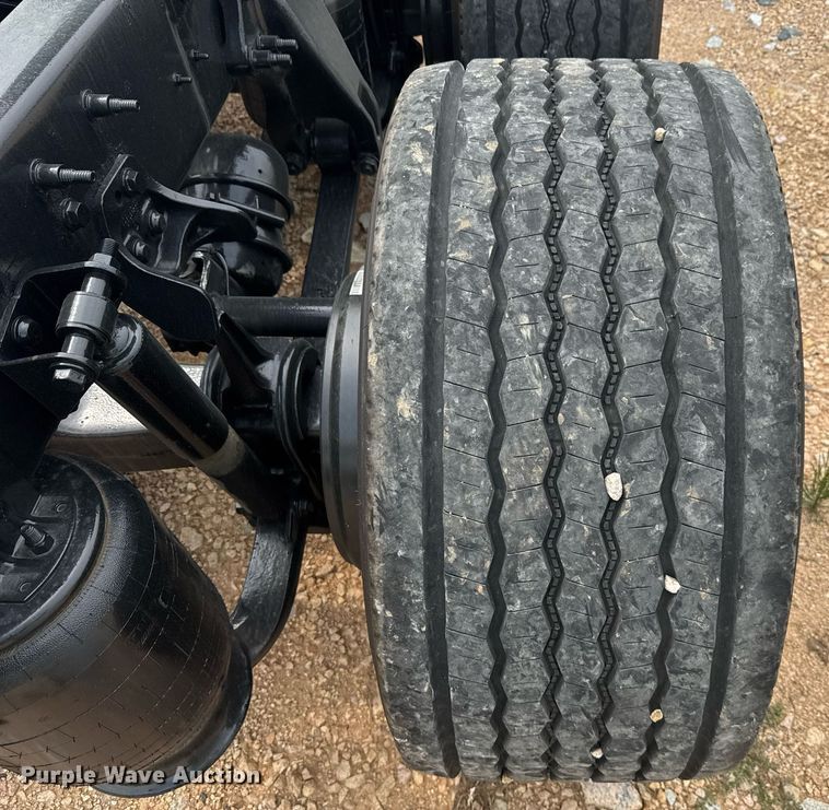 image for item YA0562 2020 International LT625 semi truck