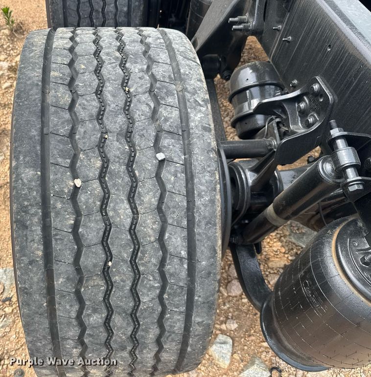 image for item YA0562 2020 International LT625 semi truck