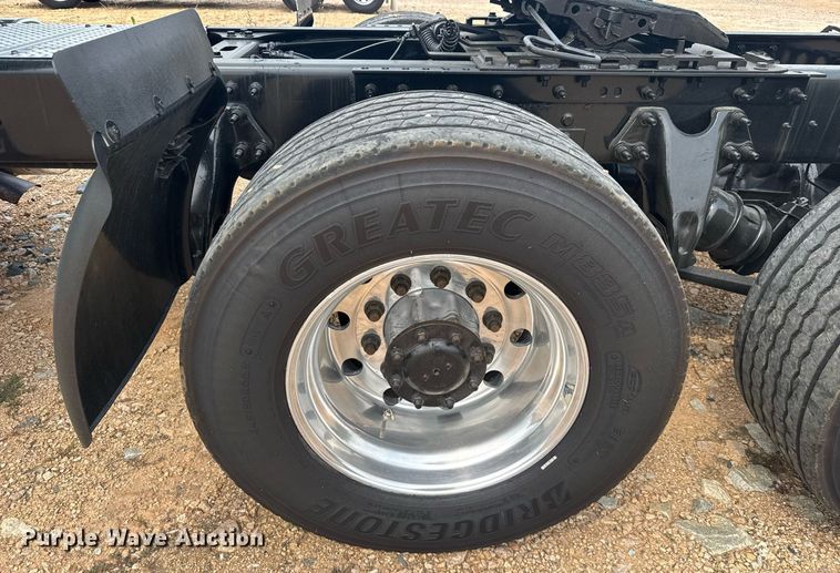 image for item YA0562 2020 International LT625 semi truck