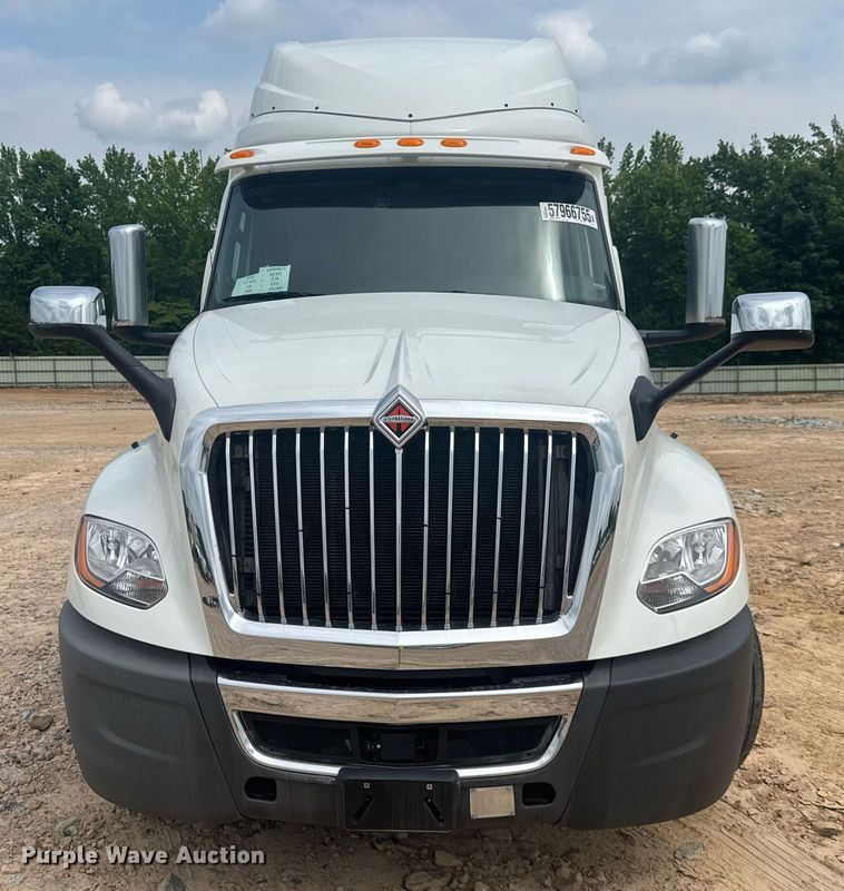 image for item YA0565 2020 International LT625 semi truck