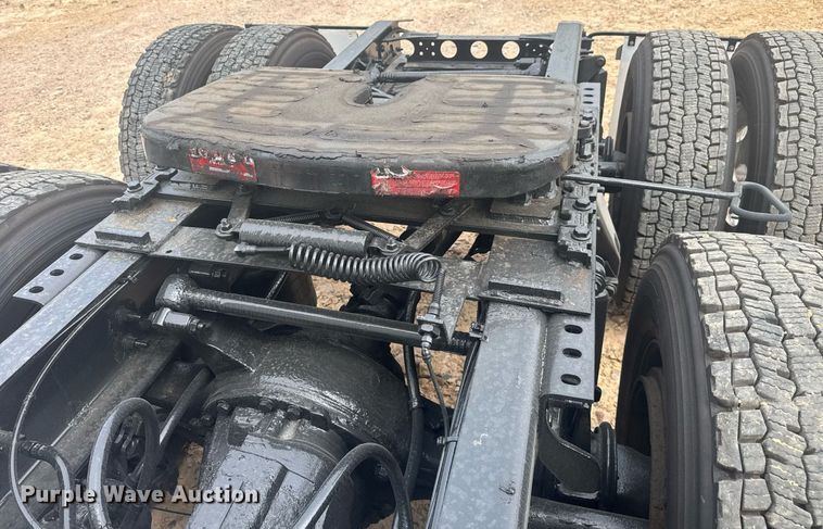 image for item YA0565 2020 International LT625 semi truck