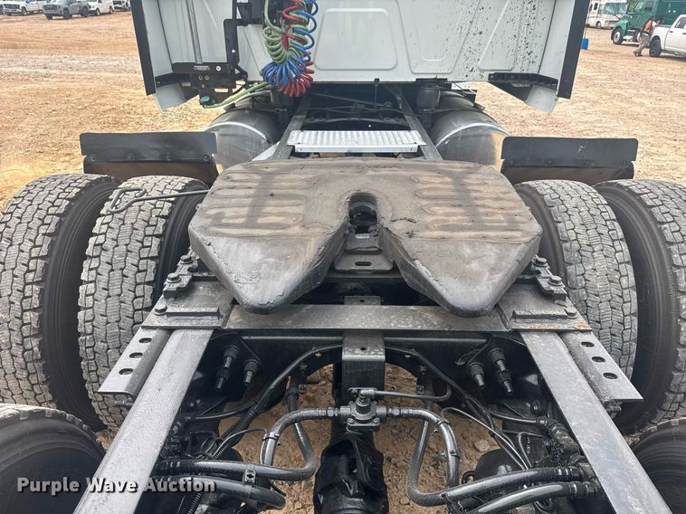 image for item YA0565 2020 International LT625 semi truck