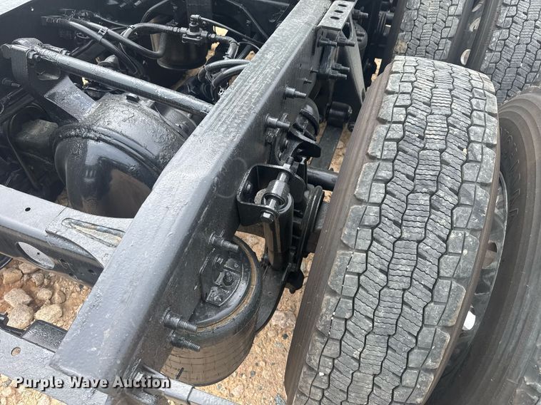 image for item YA0565 2020 International LT625 semi truck