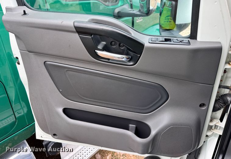 image for item YA0565 2020 International LT625 semi truck