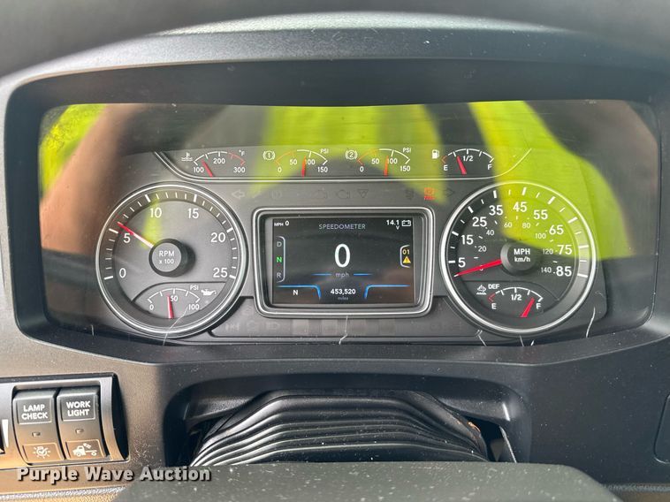 image for item YA0565 2020 International LT625 semi truck