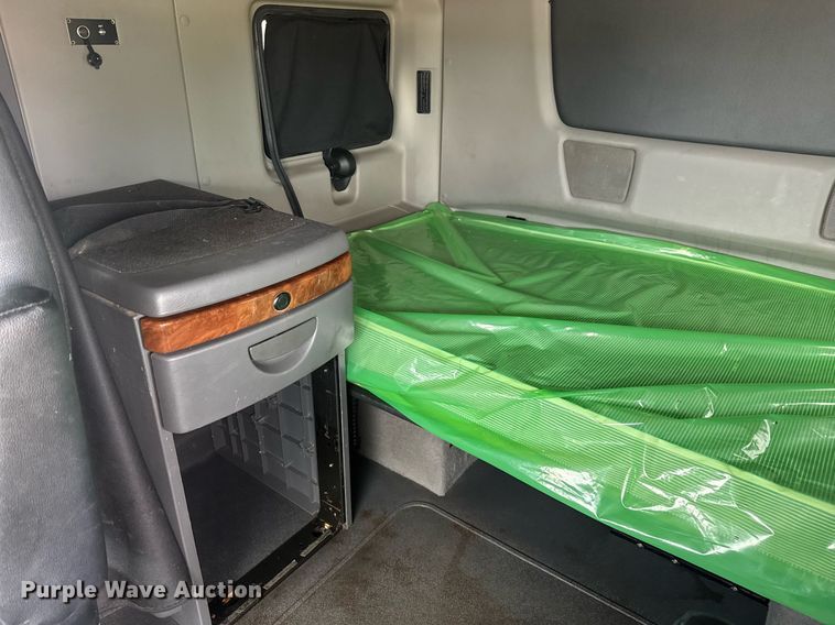 image for item YA0565 2020 International LT625 semi truck