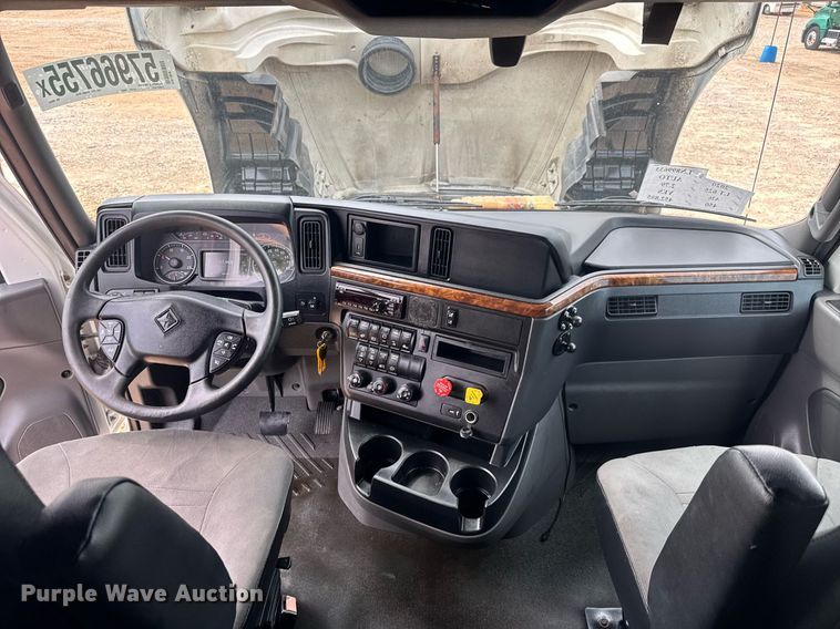 image for item YA0565 2020 International LT625 semi truck