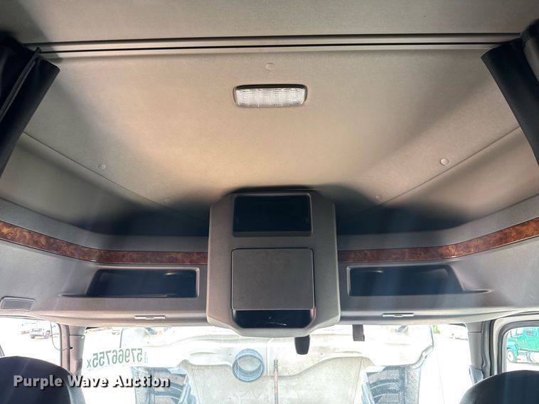 image for item YA0565 2020 International LT625 semi truck