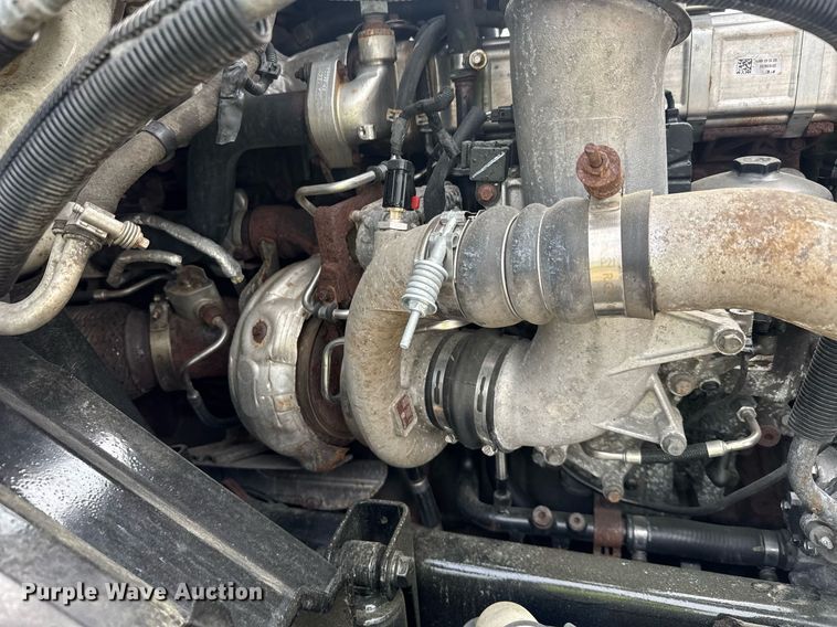 image for item YA0565 2020 International LT625 semi truck