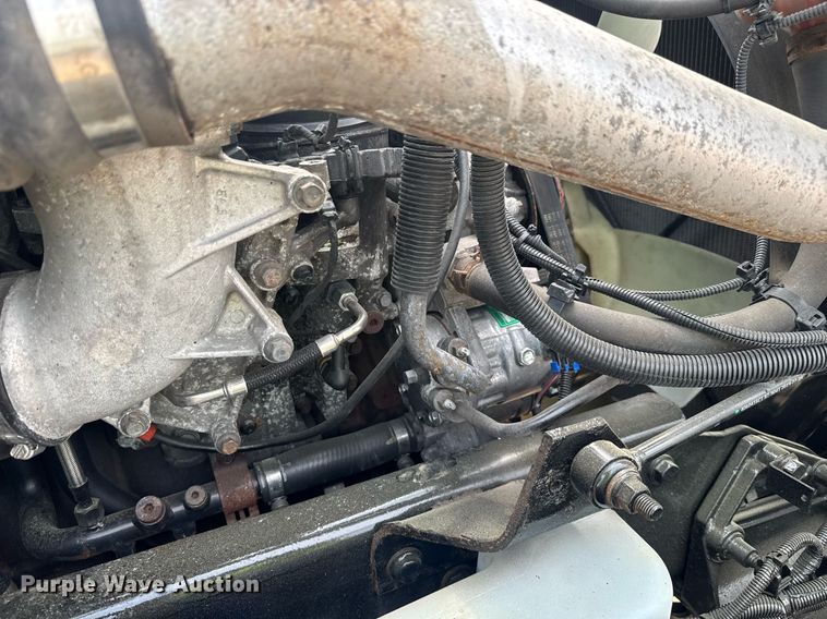 image for item YA0565 2020 International LT625 semi truck