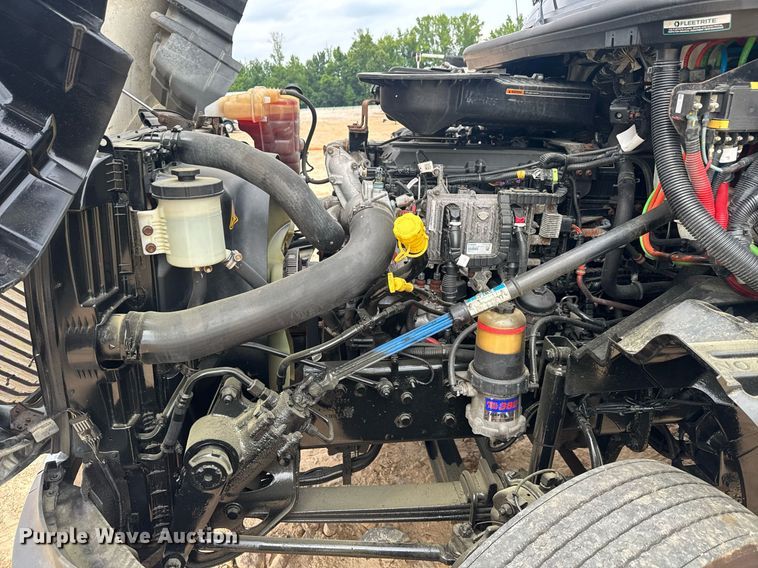 image for item YA0565 2020 International LT625 semi truck