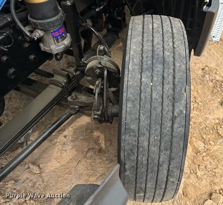 image for item YA0565 2020 International LT625 semi truck