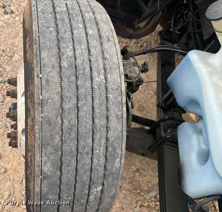 image for item YA0565 2020 International LT625 semi truck