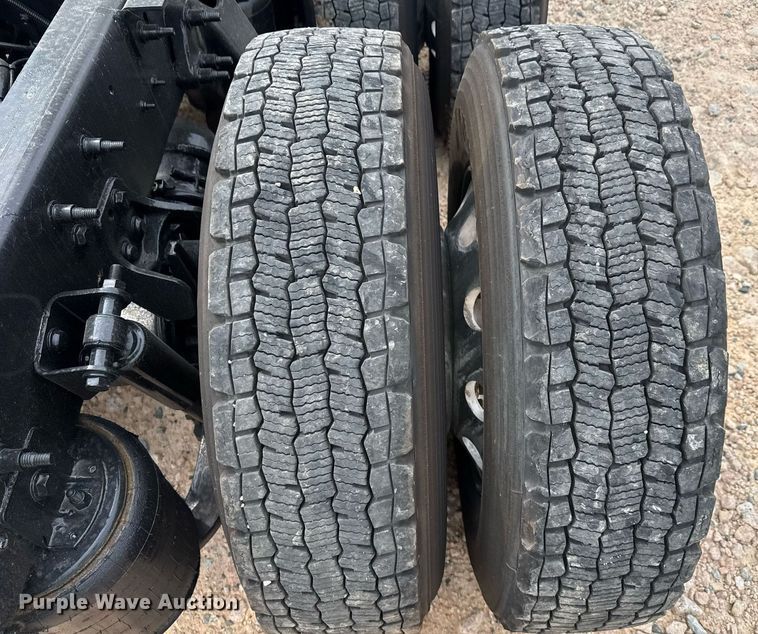 image for item YA0565 2020 International LT625 semi truck