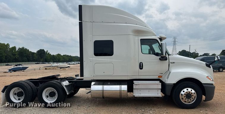 image for item YA0566 2020 International LT625 semi truck