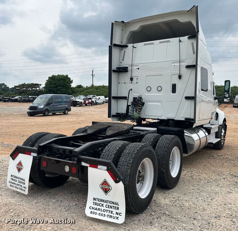 image for item YA0566 2020 International LT625 semi truck