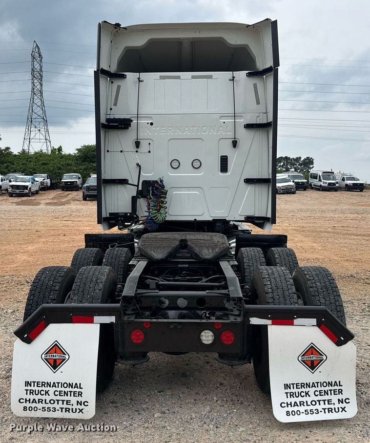 image for item YA0566 2020 International LT625 semi truck