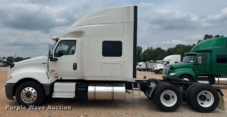 image for item YA0566 2020 International LT625 semi truck
