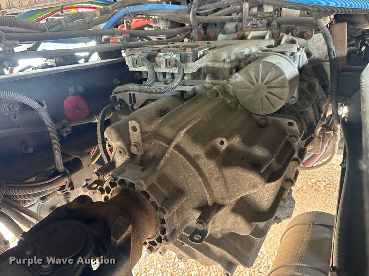 image for item YA0566 2020 International LT625 semi truck