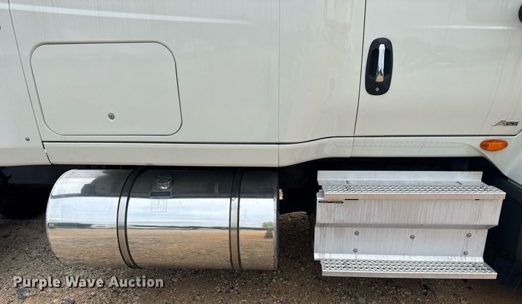 image for item YA0566 2020 International LT625 semi truck