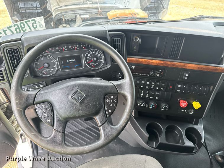 image for item YA0566 2020 International LT625 semi truck