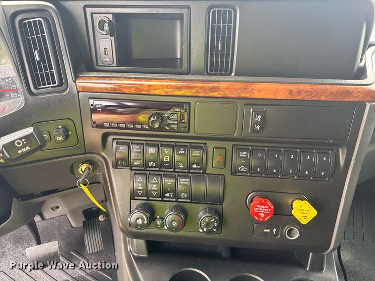 image for item YA0566 2020 International LT625 semi truck