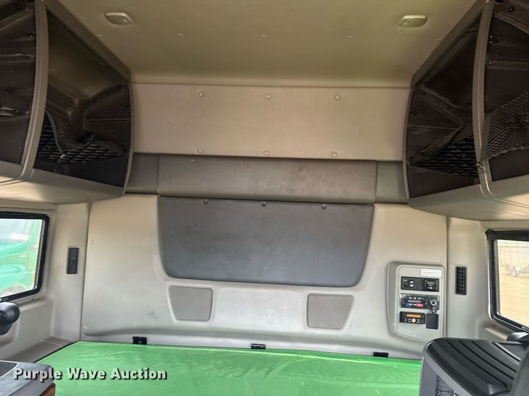 image for item YA0566 2020 International LT625 semi truck