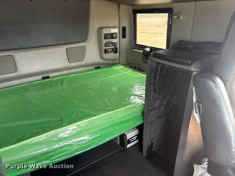 image for item YA0566 2020 International LT625 semi truck