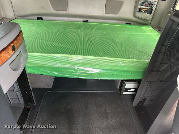 image for item YA0566 2020 International LT625 semi truck