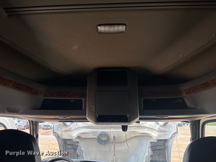 image for item YA0566 2020 International LT625 semi truck