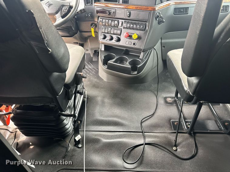 image for item YA0566 2020 International LT625 semi truck