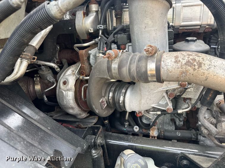 image for item YA0566 2020 International LT625 semi truck