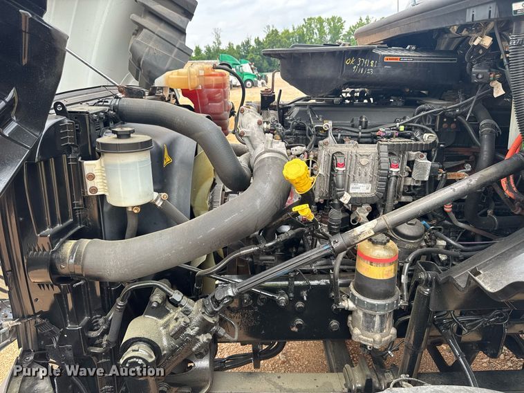 image for item YA0566 2020 International LT625 semi truck