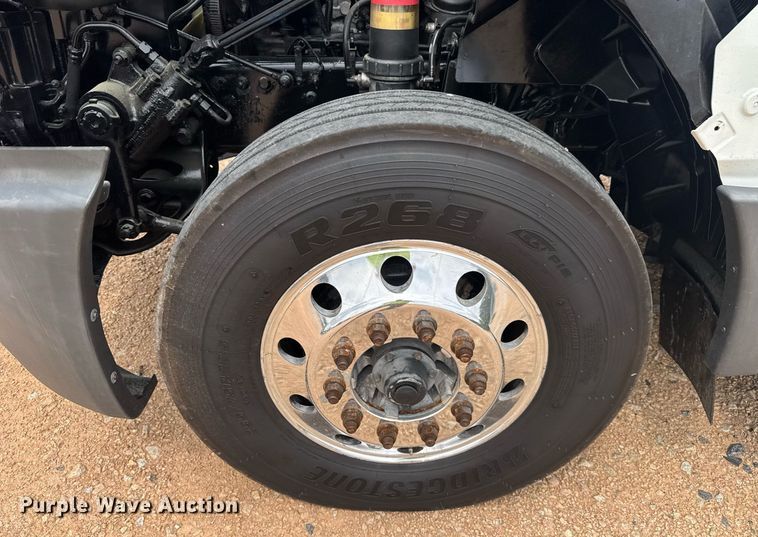 image for item YA0566 2020 International LT625 semi truck