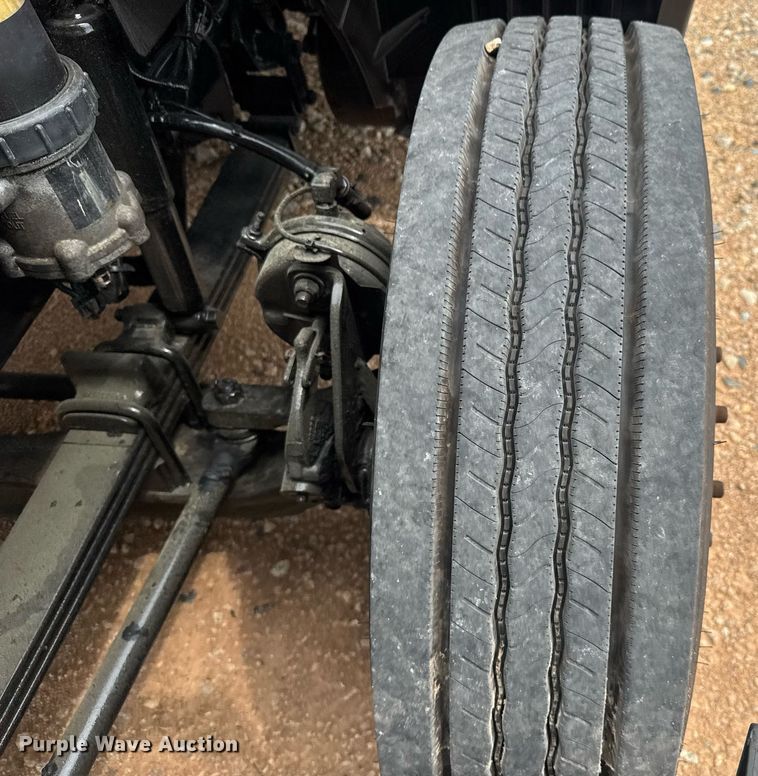 image for item YA0566 2020 International LT625 semi truck