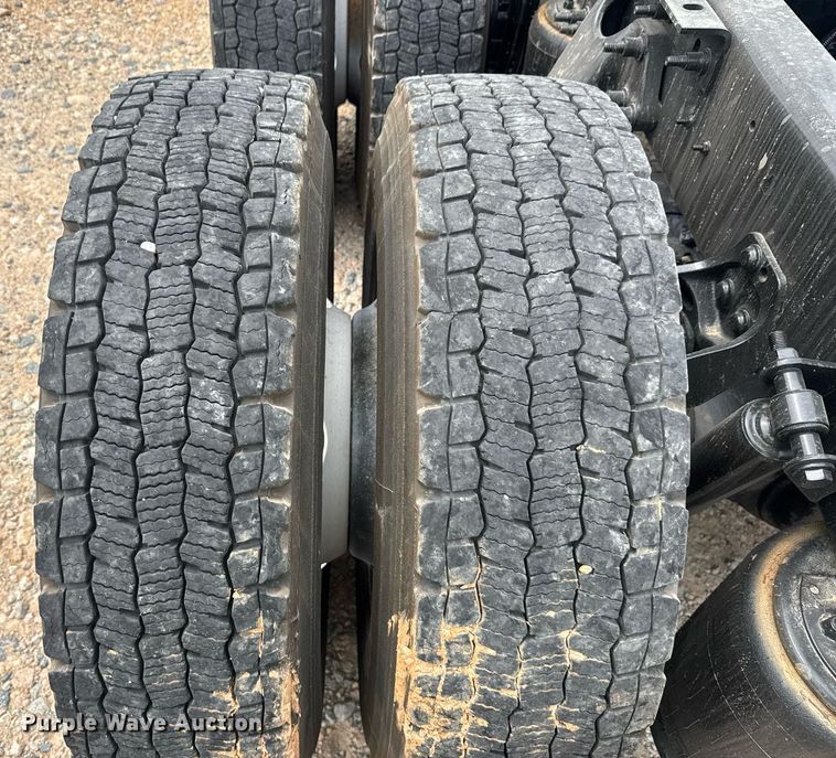 image for item YA0566 2020 International LT625 semi truck