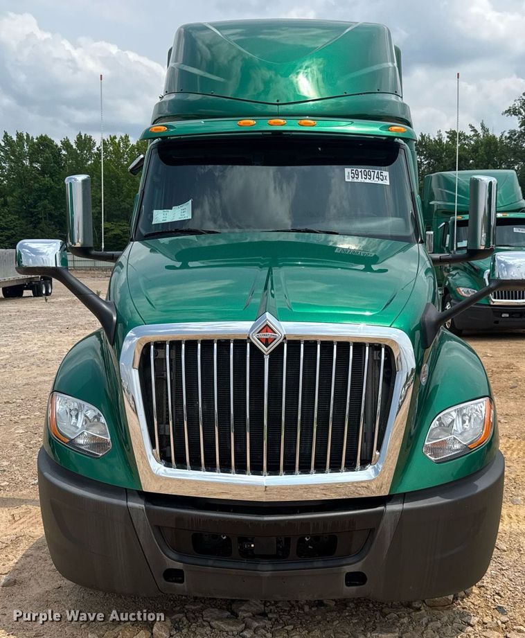 image for item YA0593 2020 International LT625 semi truck