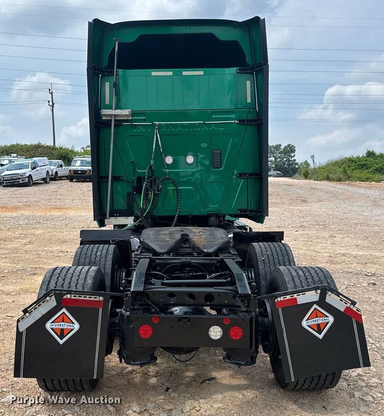 image for item YA0593 2020 International LT625 semi truck