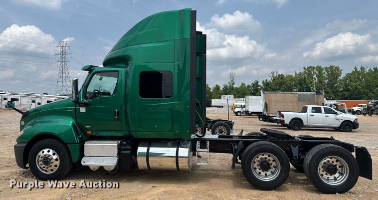 image for item YA0593 2020 International LT625 semi truck