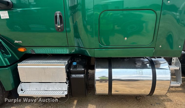 image for item YA0593 2020 International LT625 semi truck